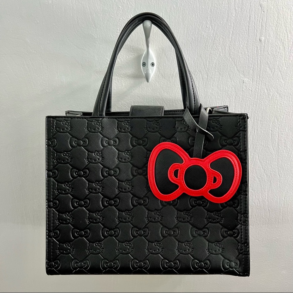 SOLD‼️ Loungefly Hello Kitty Tote